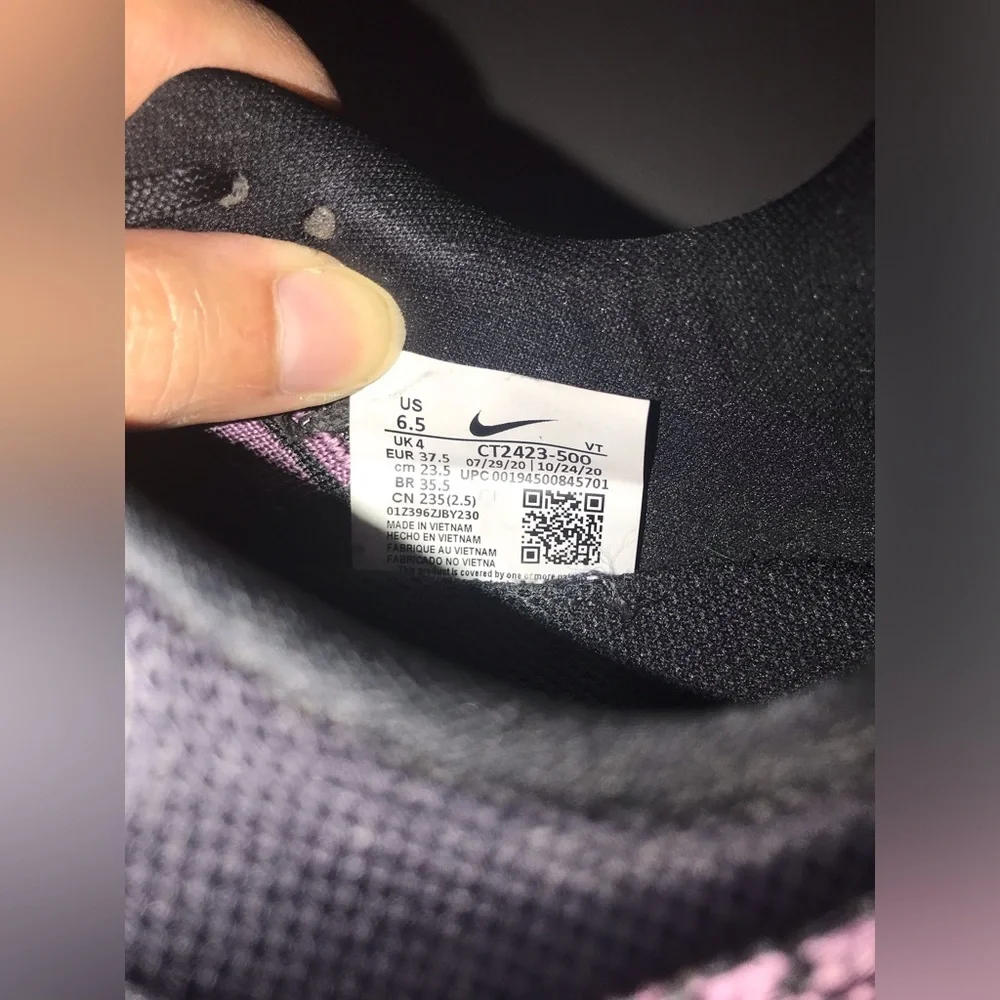 Nike 1972 React( Size 6.5) Infinity Run Flyknit 2 Violet Dust, Hiking Running